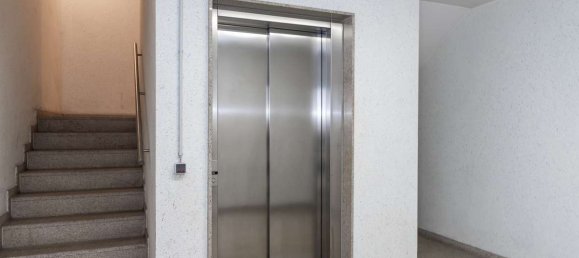 Parking à Stuttgart, Germany No. 325609 2