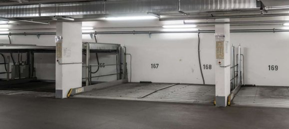 Parking à Stuttgart, Germany No. 325609 4