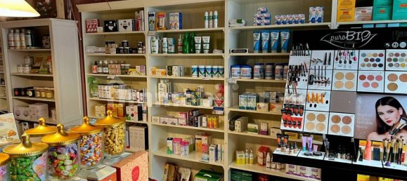 1 room Commercial property in Pescara, Italy No. 296449 5