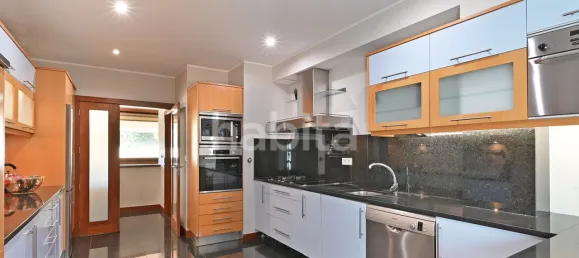 Дом с 4 спальнями в Матозиньюш, Португалия № 105892 5