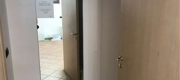 74m² Commercial property in Catanzaro, Italy No. 327246 9