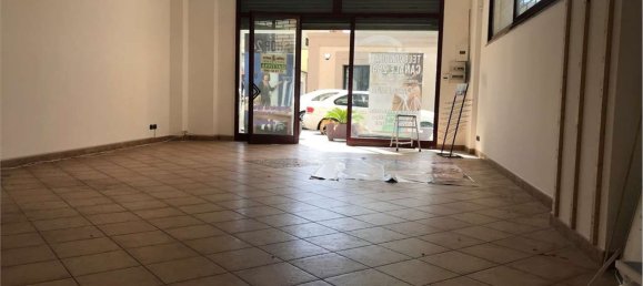 74m² Commercial property in Catanzaro, Italy No. 327246 7