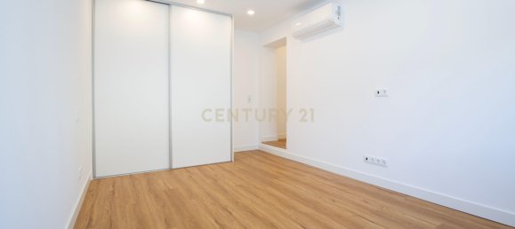 4 bedrooms Villa in Cascais, Portugal No. 98132 31