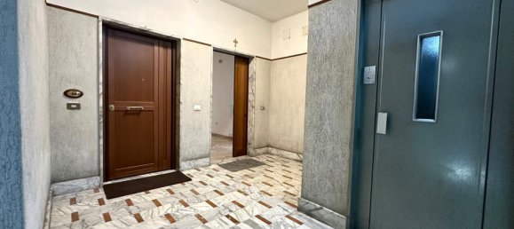 5 bedrooms Apartment in Taranto, Italy No. 347270 3