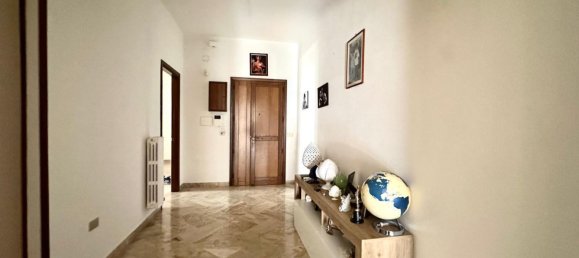 5 bedrooms Apartment in Taranto, Italy No. 347270 4