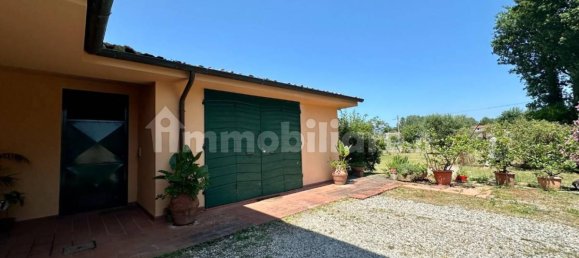 3 Schlafzimmer Villa in Capannori, Italy, Nr. 135449 45