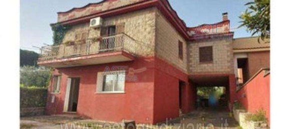 5 rooms Apartment in Gallicano nel Lazio, Italy No. 222344 18