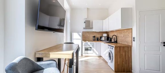 Studio in Cannes, France No. 282230 6