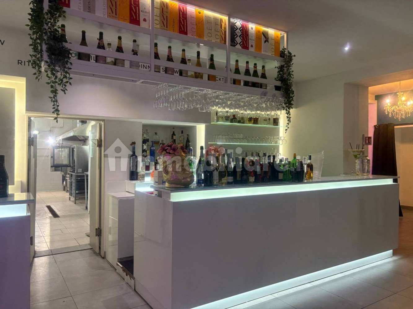 5 rooms Commercial property in Rome, Italy No. 199937