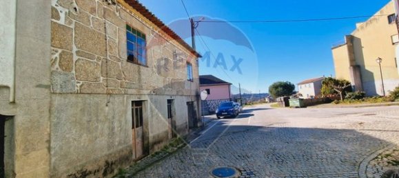 3 bedrooms House in Oliveira do Conde, Portugal No. 168025 2