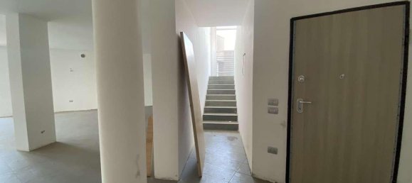 5-salle Penthouse à Schio, Italy No. 149488 17