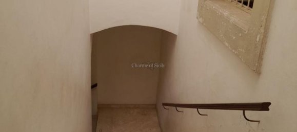 Casa de 5 habitaciónes en Vittoria, Italy No. 226590 7