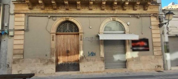 Casa de 5 habitaciónes en Vittoria, Italy No. 226590 3