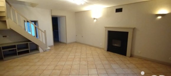 2 bedrooms House in Descartes, France No. 246568 5