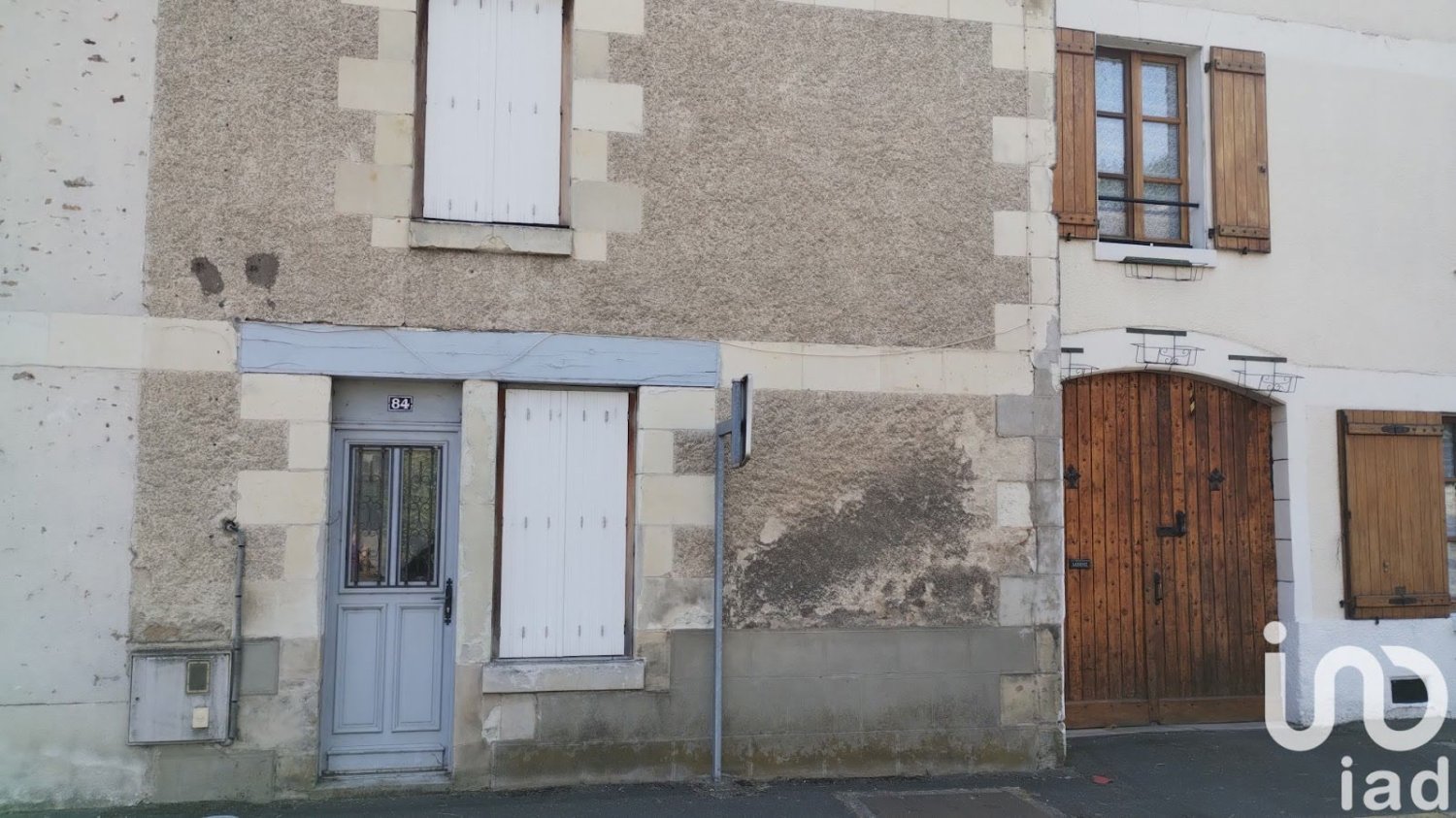 2 bedrooms House in Descartes, France No. 246568