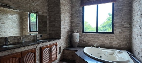 6 bedrooms Villa for sale in Pattaya, Chonburi, Eastern Thailand, Thailand № 60170 5