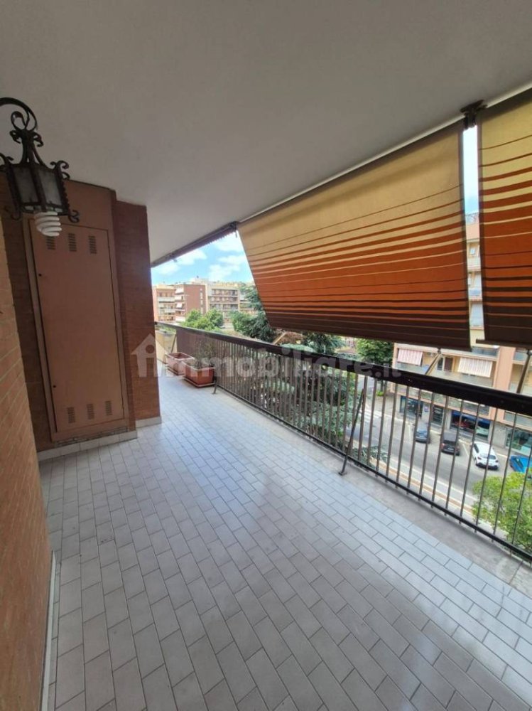 2 bedrooms Apartment in Rome, Italy No. 347017