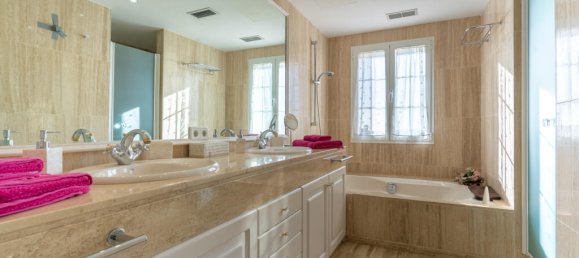 5 bedrooms Villa in Llucmajor, Spain No. 256463 20