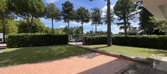 8 bedrooms House in Maiolati Spontini, Italy No. 350740 4