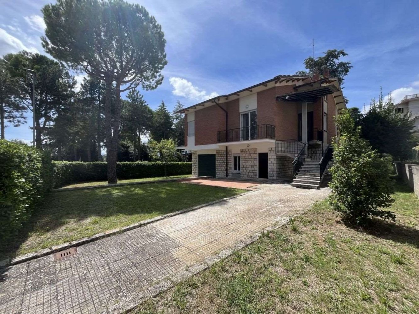 8 bedrooms House in Maiolati Spontini, Italy No. 350740