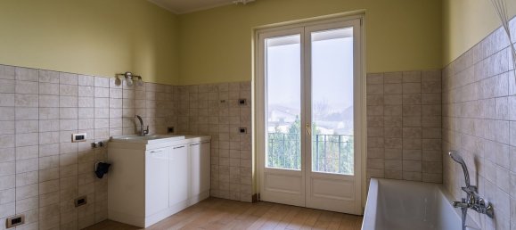 8 bedrooms Villa in Carmagnola, Italy No. 333503 12