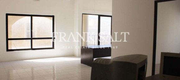 Bureau à Birkirkara, Malta 140m² No. 12009 17