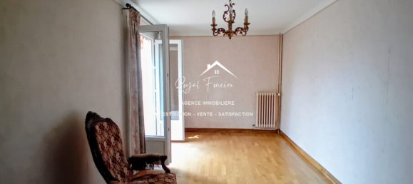 3 Schlafzimmer Haus in Descartes, France, Nr. 341045 2