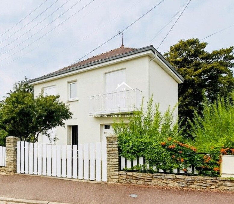 3 Schlafzimmer Haus in Descartes, France, Nr. 341045