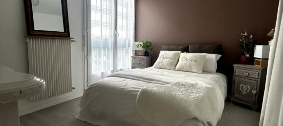 Apartamento de 2 dormitorios en Franconville, France No. 296442 3