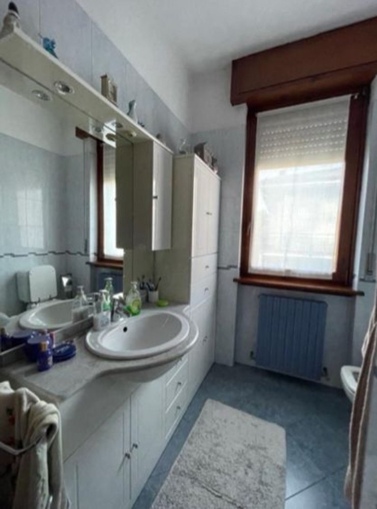 Casa de 3 divisões em Carate Brianza, Italy N.º 160182