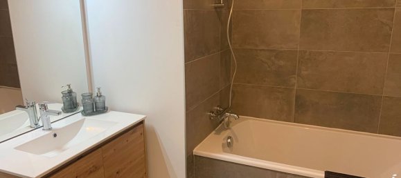 Apartamento de 2 dormitorios en Gap, France No. 339841 4