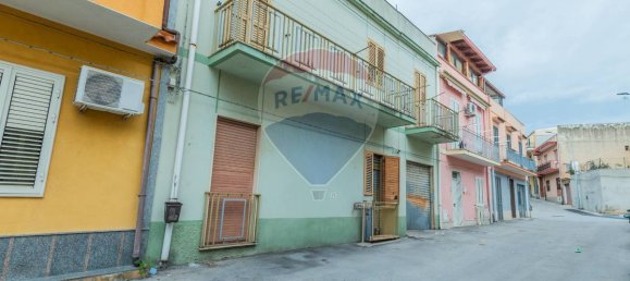 4 bedrooms House in Noto, Italy No. 235242 2