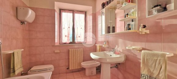 7 rooms House in Gualdo Cattaneo, Italy No. 161401 25