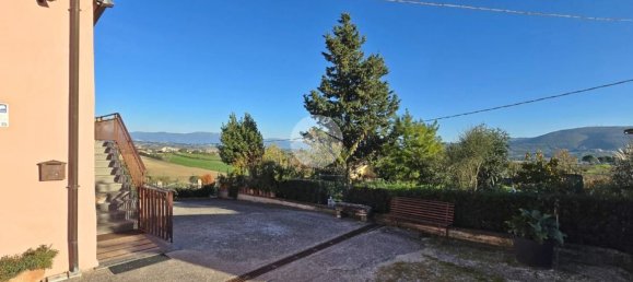 7 rooms House in Gualdo Cattaneo, Italy No. 161401 33