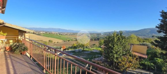 7 rooms House in Gualdo Cattaneo, Italy No. 161401 36