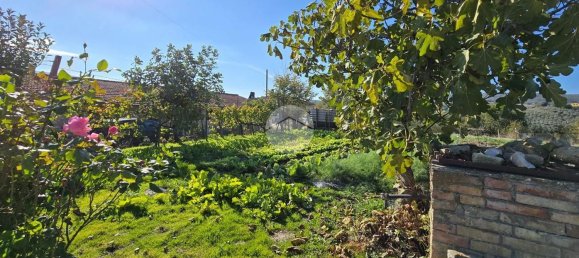 7 rooms House in Gualdo Cattaneo, Italy No. 161401 6