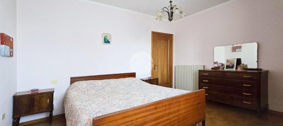 7 rooms House in Gualdo Cattaneo, Italy No. 161401 20