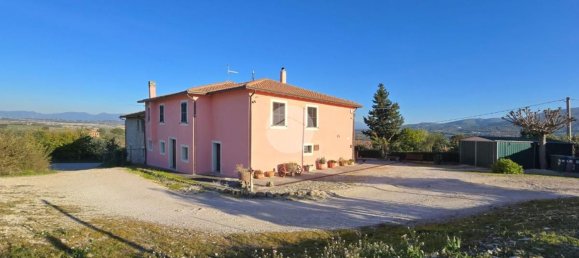 7 rooms House in Gualdo Cattaneo, Italy No. 161401 32