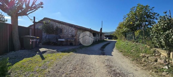 7 rooms House in Gualdo Cattaneo, Italy No. 161401 9