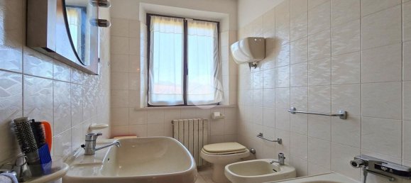 7 rooms House in Gualdo Cattaneo, Italy No. 161401 18
