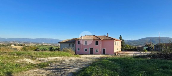 7 rooms House in Gualdo Cattaneo, Italy No. 161401 34