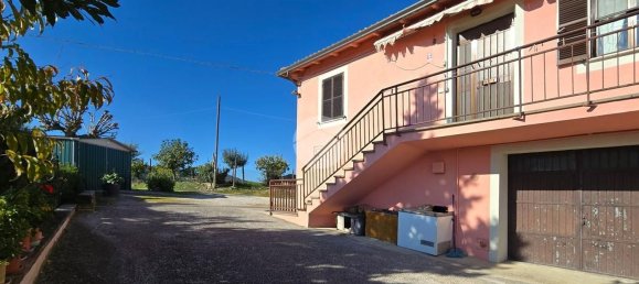 7 rooms House in Gualdo Cattaneo, Italy No. 161401 38