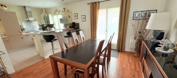 3 bedrooms House in Dreux, France No. 322901 3