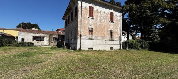 2 bedrooms Villa in Pegognaga, Italy No. 355074 2