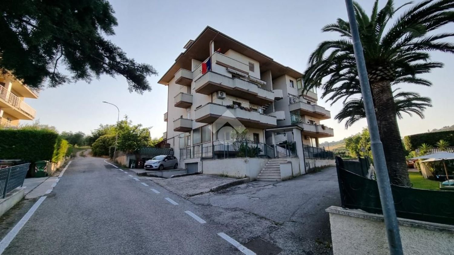 4 bedrooms Apartment in Monsampolo del Tronto, Italy No. 335529