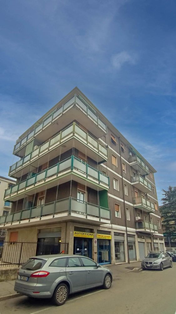 3غرفة شقة في Cesano Boscone, Italy رقم 82307