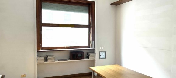 190m² Office in Milan, Italy No. 248021 15