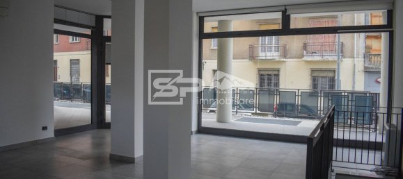 100m² Commercial property in Rivoli, Italy No. 361693 5