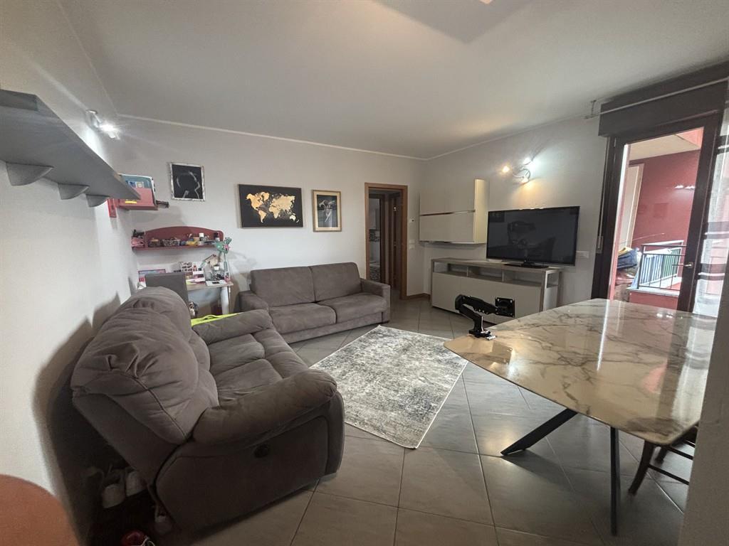 3 rooms Apartment in Pozzo d'Adda, Italy No. 41673