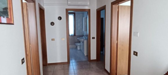 4 bedrooms Villa in Santa Maria di Sala, Italy No. 315845 7